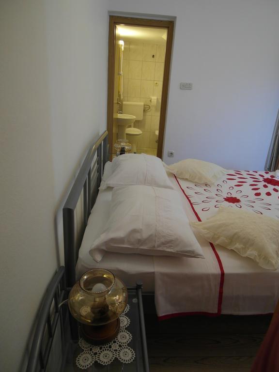 Apartment Antonio 希贝尼克 外观 照片
