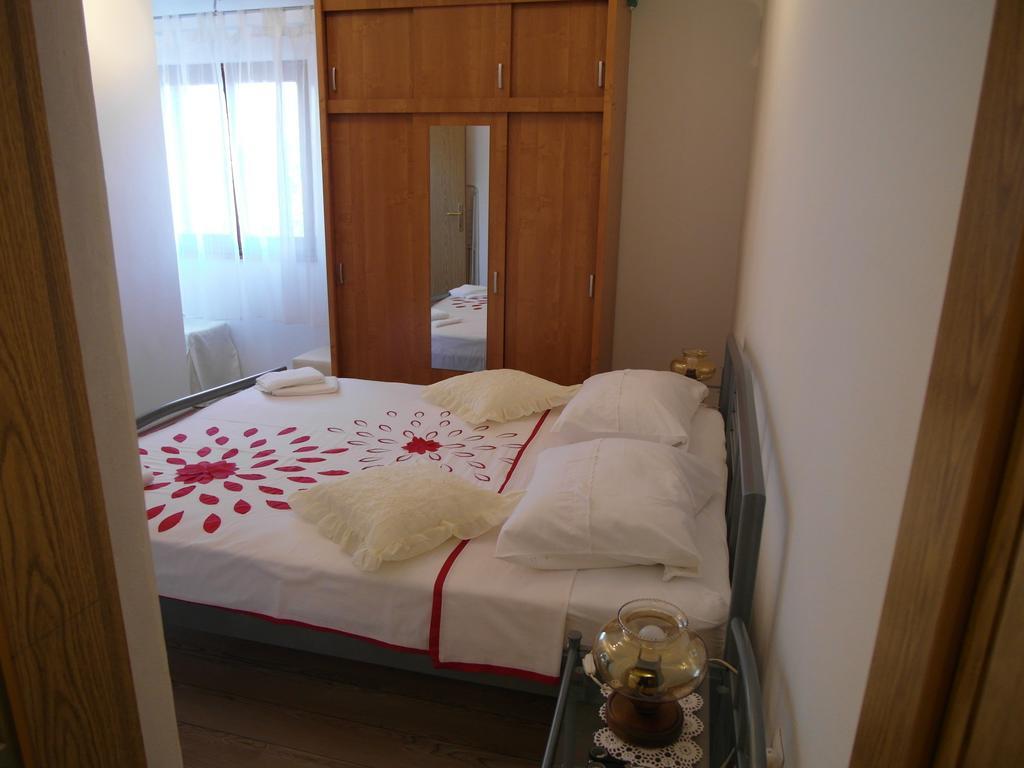 Apartment Antonio 希贝尼克 外观 照片
