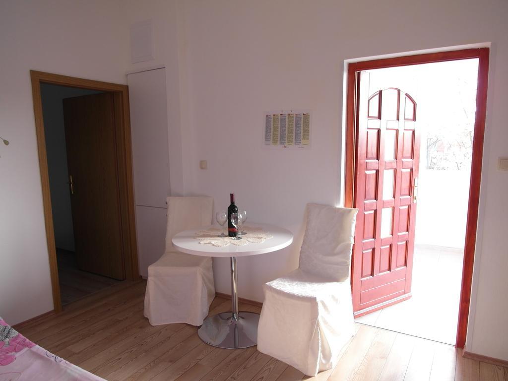 Apartment Antonio 希贝尼克 外观 照片
