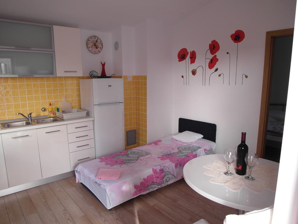 Apartment Antonio 希贝尼克 外观 照片